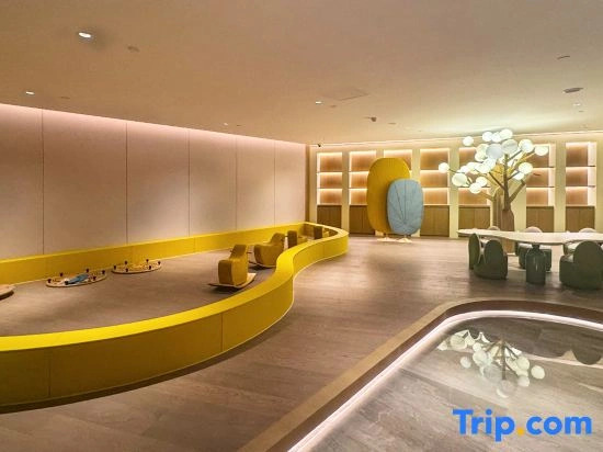Yanji Dinosaur Hot Spring Hotel (Korean Folk Village Yanji Dinosaur Kingdom)