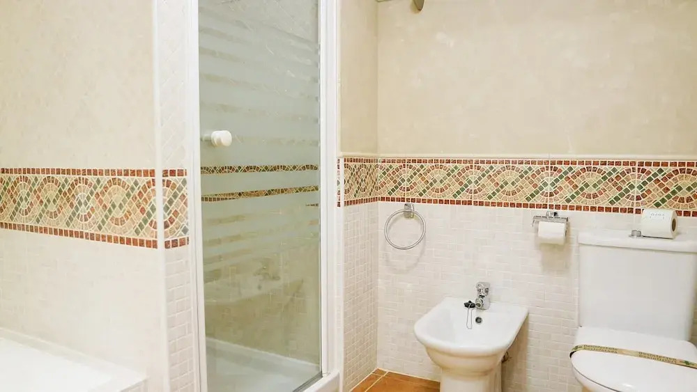 Bright Apartment With Pool Access