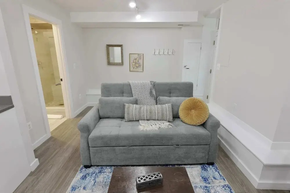 White Brick Retreat - Shaw