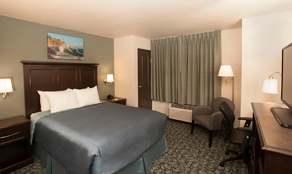 Park Point Marina Inn