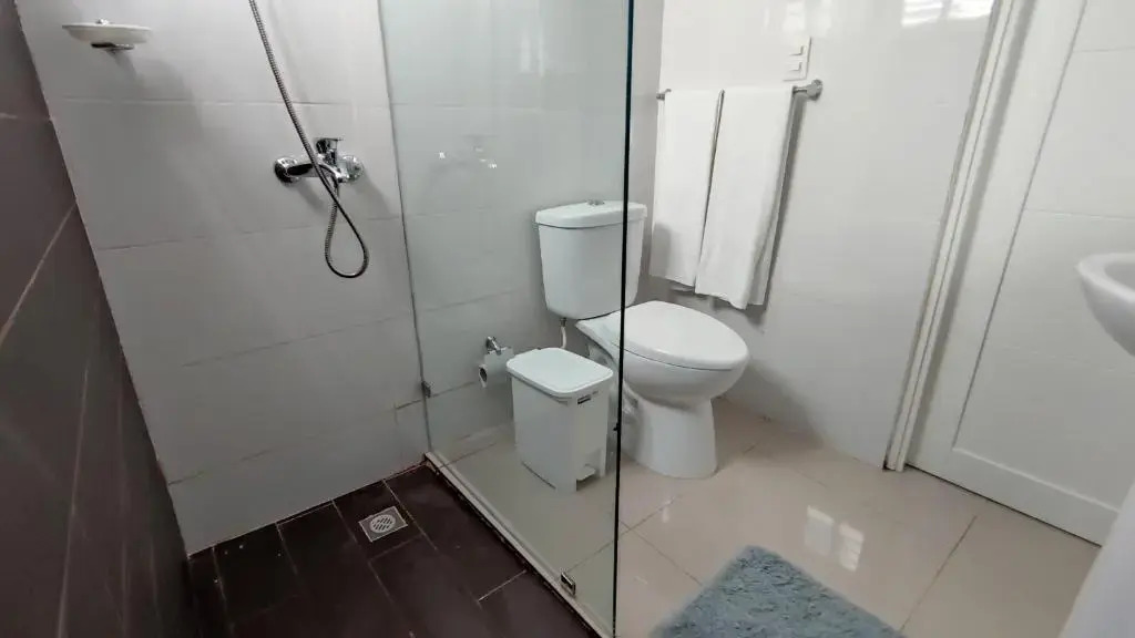 Gated Community with 24/7 Security Pool Fast Wifi