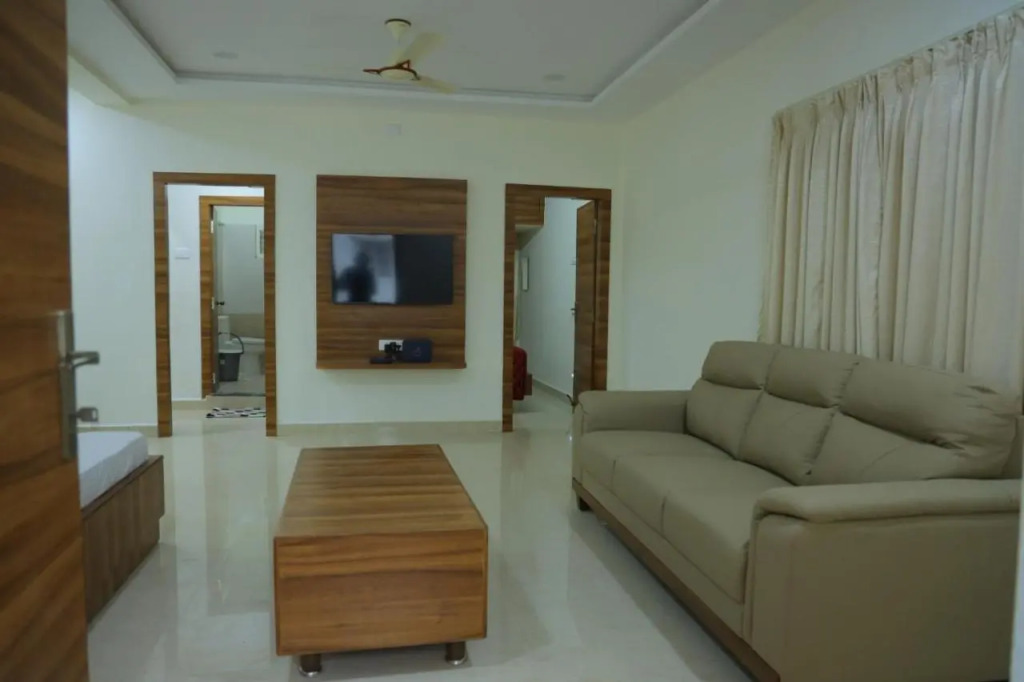 Padma Homes Stay- Luxury Service Apartment 1BHK & 2BHK & 3BHK