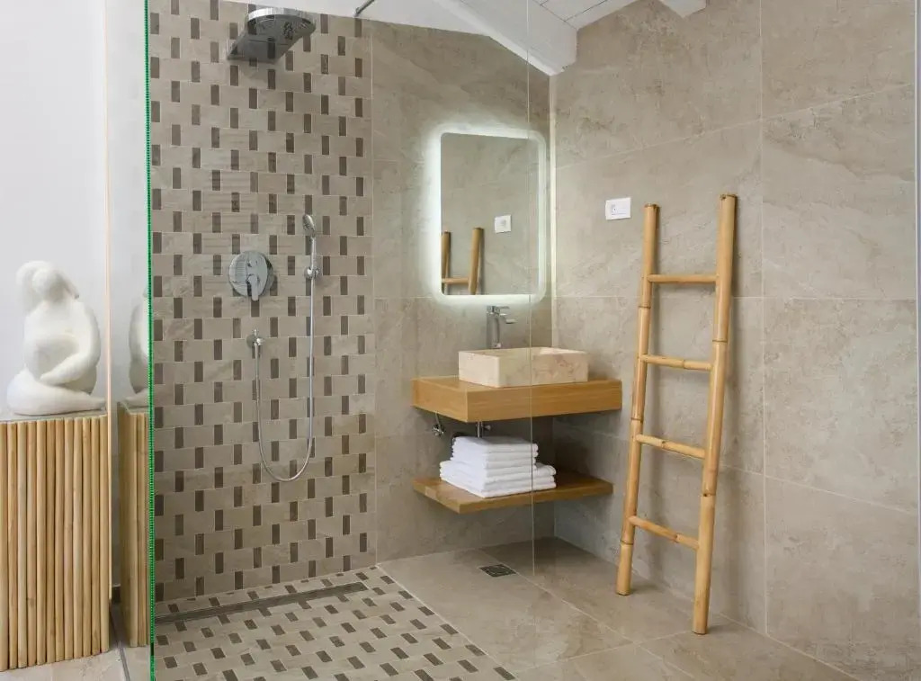Gallery Luxury Suites & Rooms-Only Adults