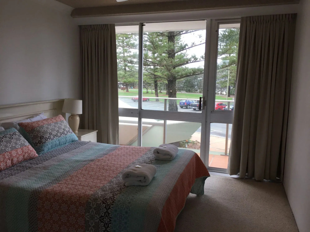 Pacific Regis Beachfront Holiday Apartments