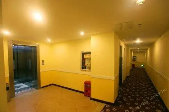 Home Inn Nanchang Jinggangshan Avenue Xinxiqiao Carrefour