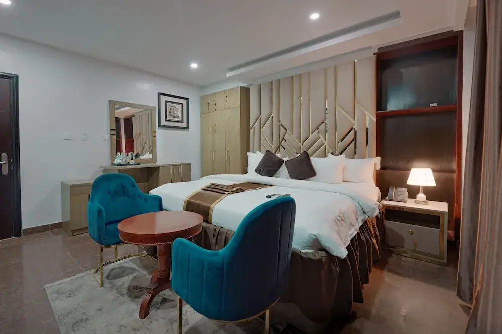 La Regia Airport Hotel