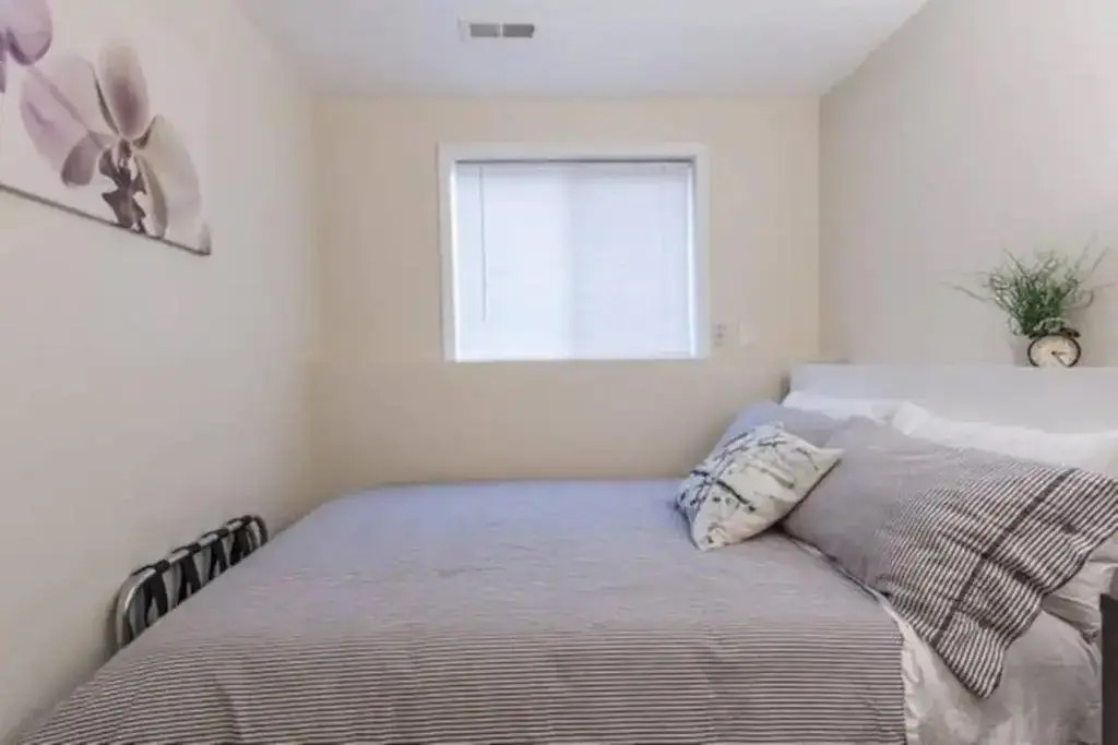 Two Bedroom MIL Apartment Close to Airport Link Rail