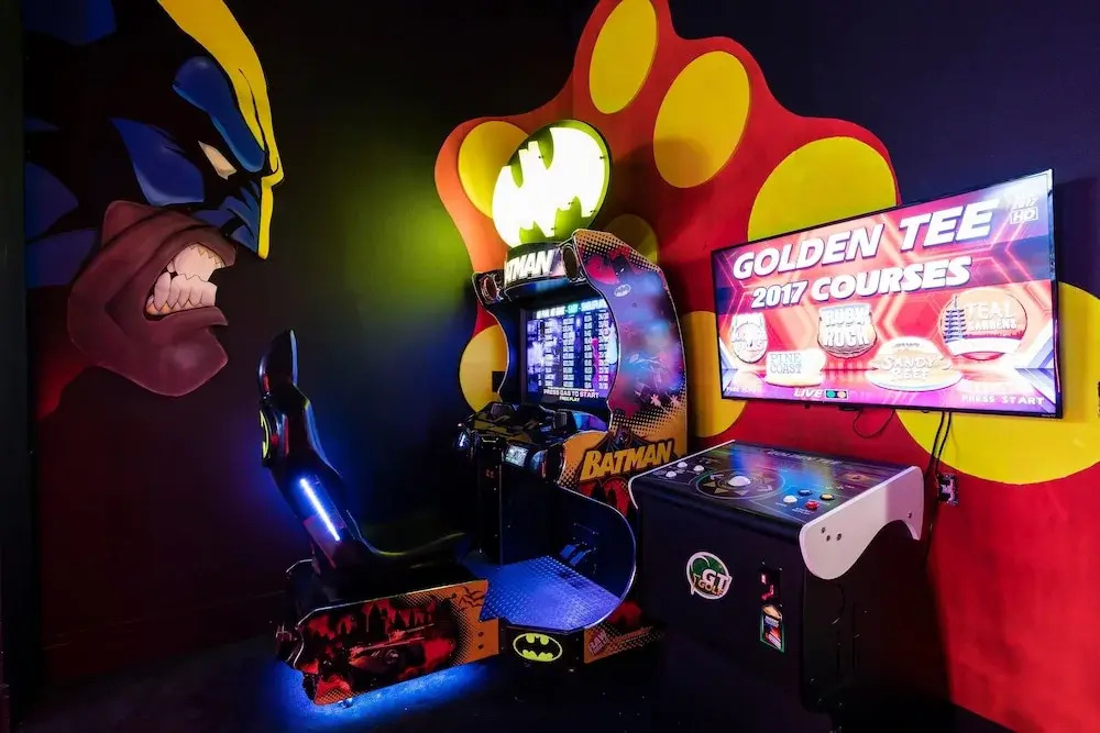 W318: 9 Bed, Avengers, Aladdin, Superhero Arcade