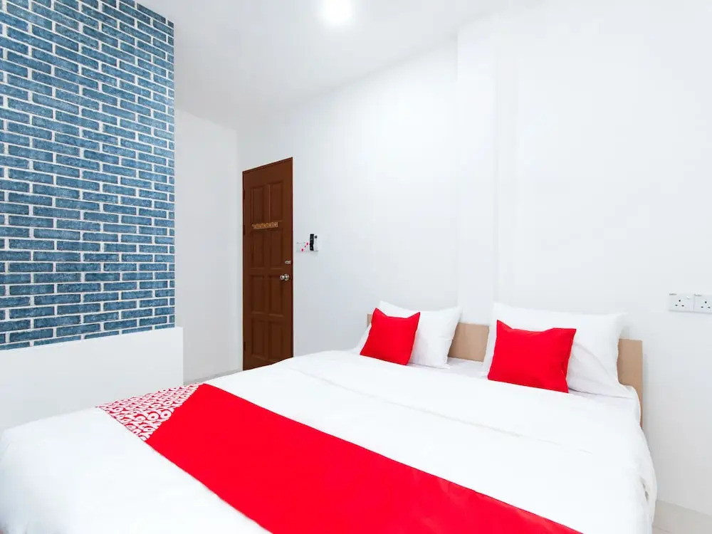 Weng Bee Guest House by OYO Rooms