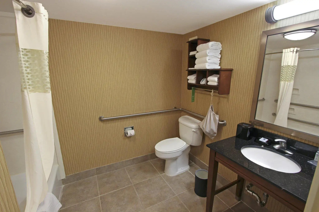 Hampton Inn Birmingham-Colonnade 280