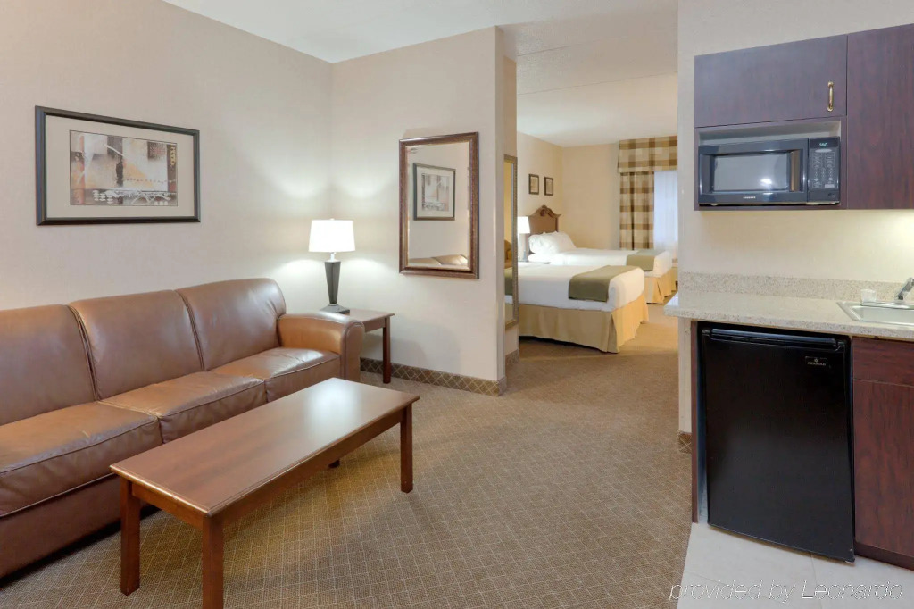 Holiday Inn Express Mentor Banquet Center by IHG