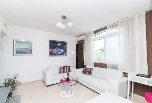 Apartment Eden