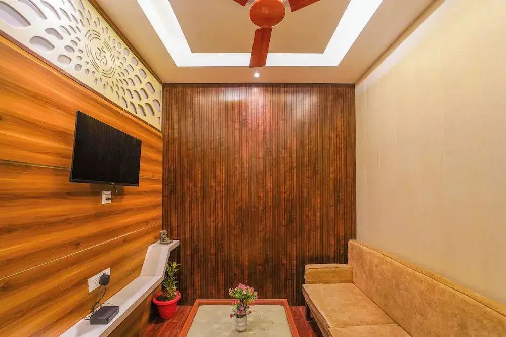 Shiv Rudraksh Resort, Near Assi Ghat