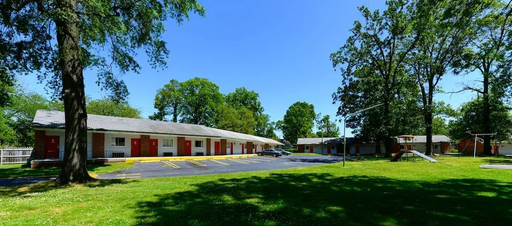 OAKS MOTEL GREENSBORO NC