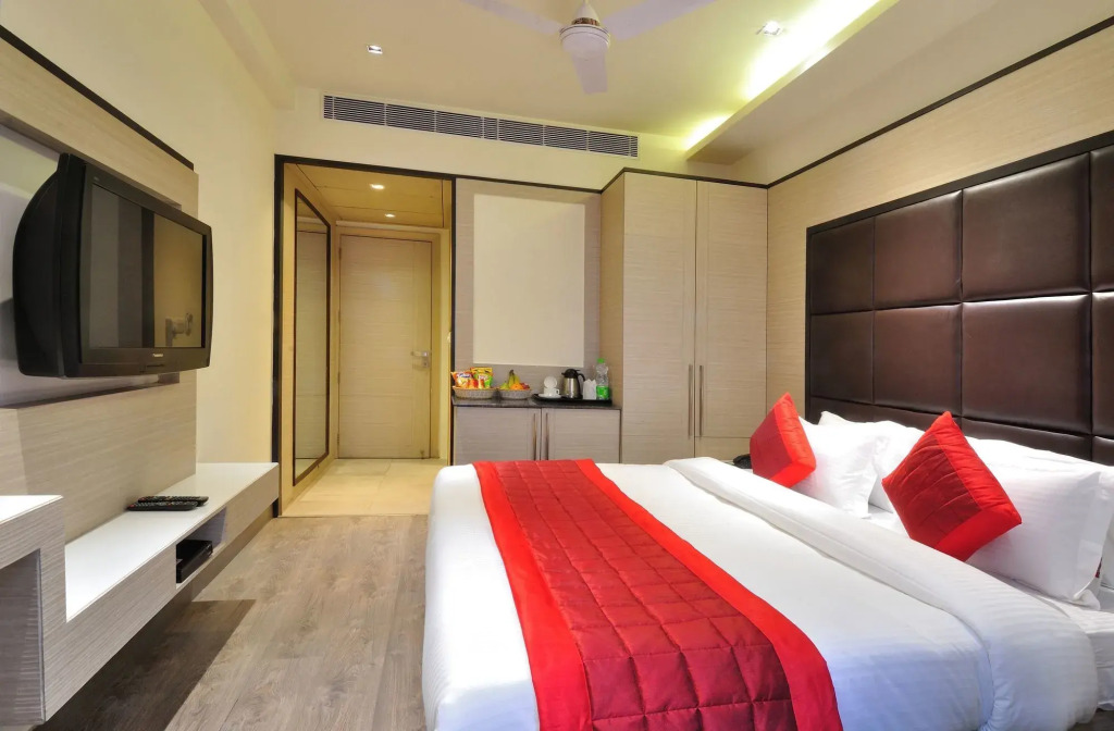 Hotel Royal Grand - Opposite Axis Bank East Patel Nagar