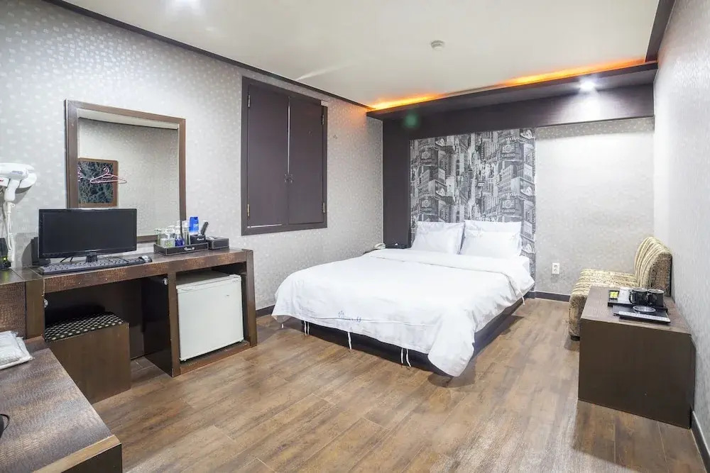 JJ Hotel