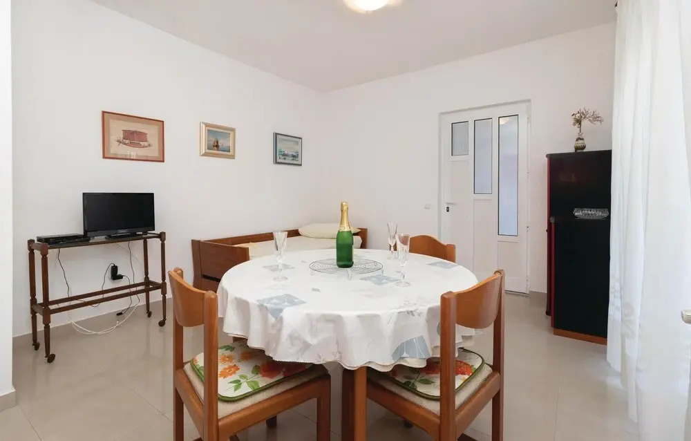 Nice Home in Zadar With Wifi and 1 Bedrooms