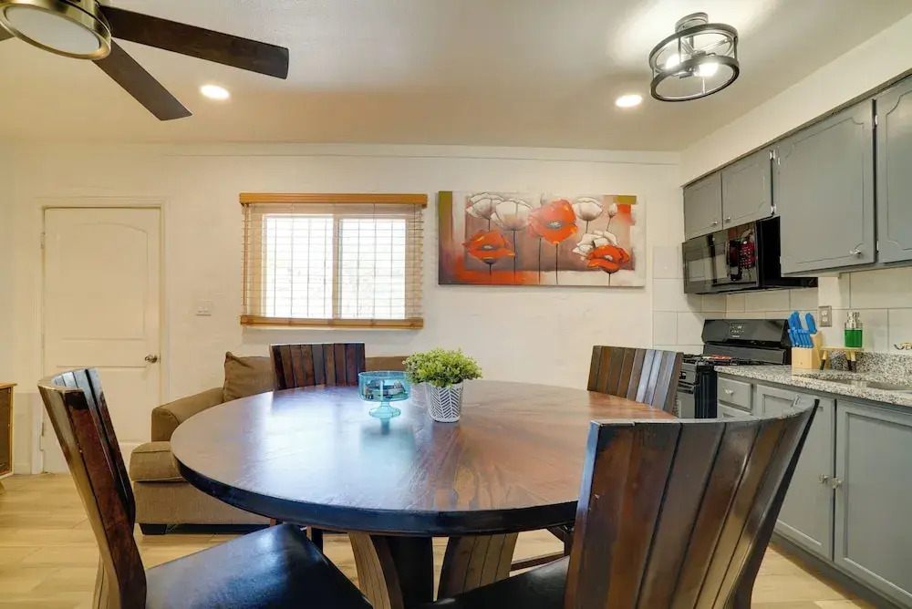 4 Mi to Dtwn El Paso: Pet-friendly Apartment!