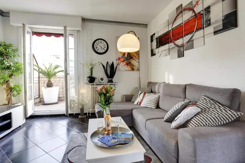 Le Mantega - F2 Moderne,Centre Ville, 2 Grandes Terrasses,Climatisation, Ascenseur