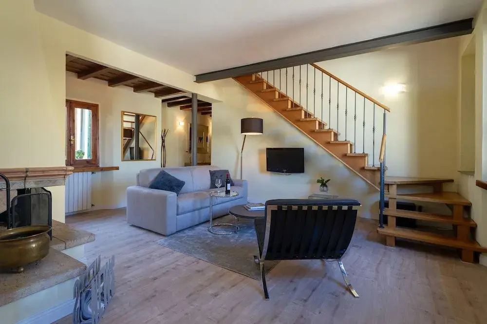 Borgo Albizi 6