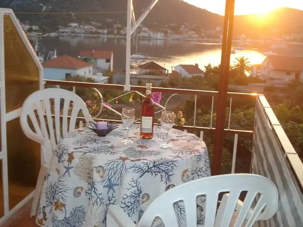 Coastal Comfort in Vinišće