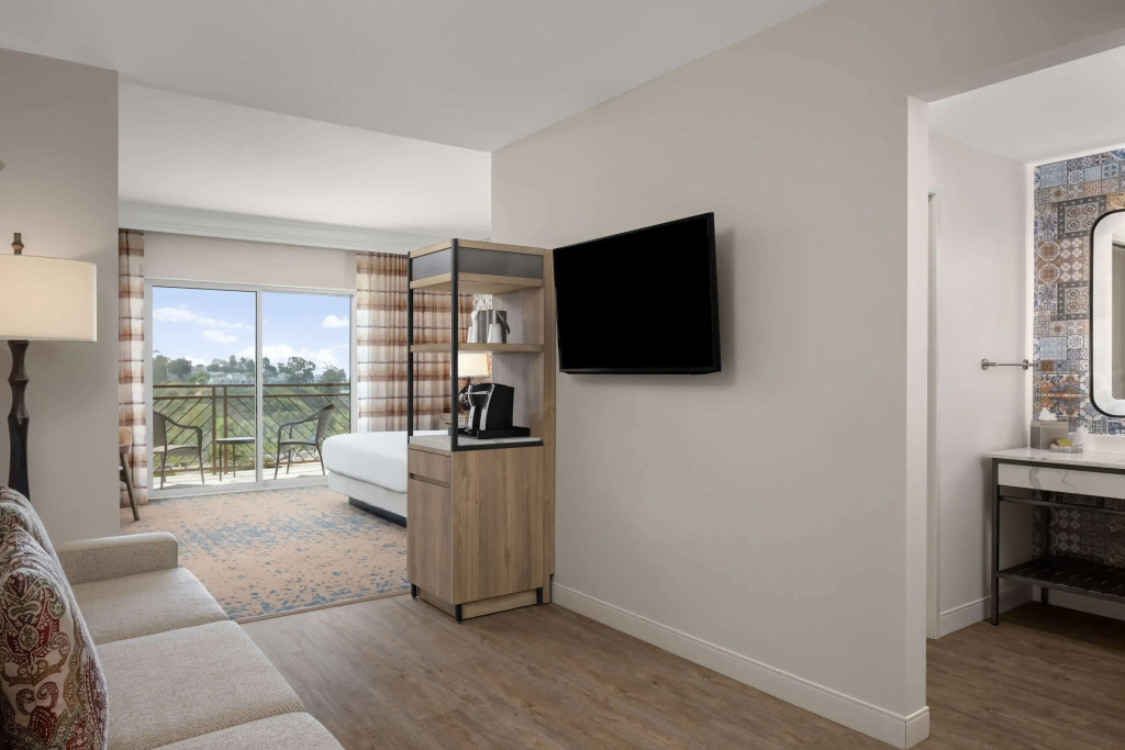 The Cassara Carlsbad, Tapestry Collection By Hilton