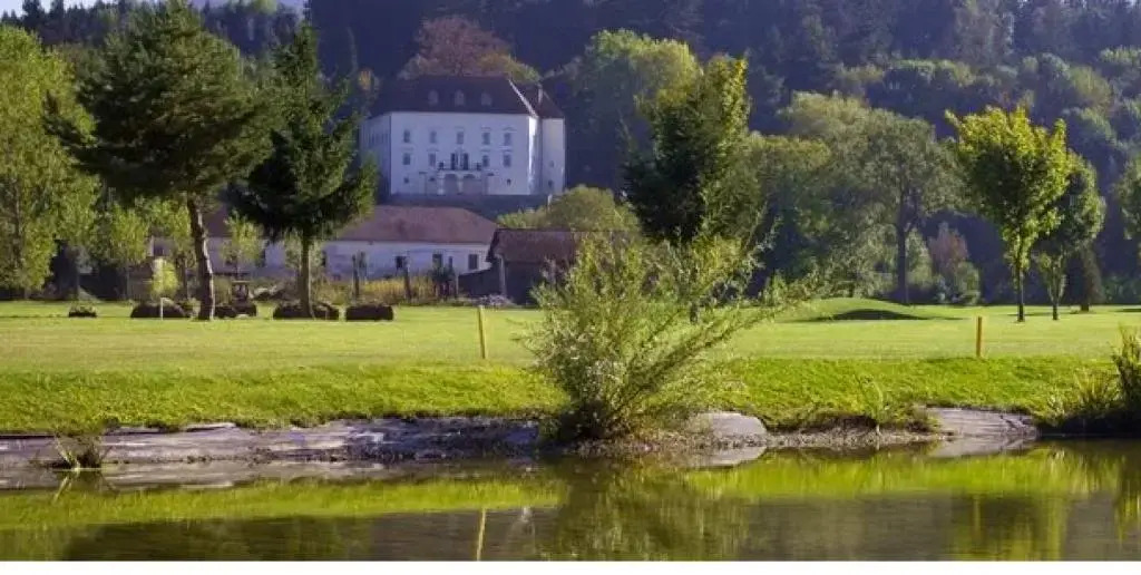 Schloss Ernegg