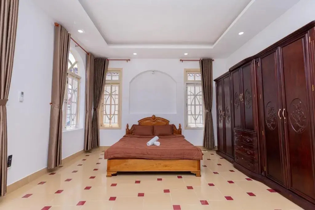 Ruby Villa F1