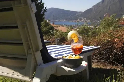Sul Lago Dorato