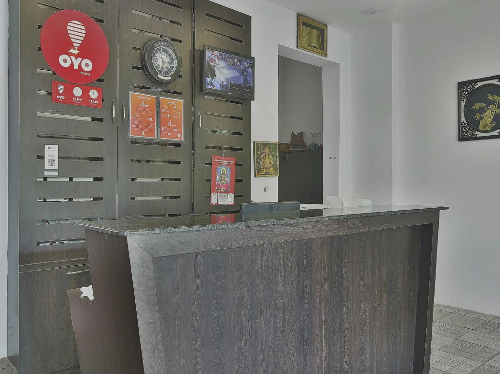 OYO 5328 Elite Residency