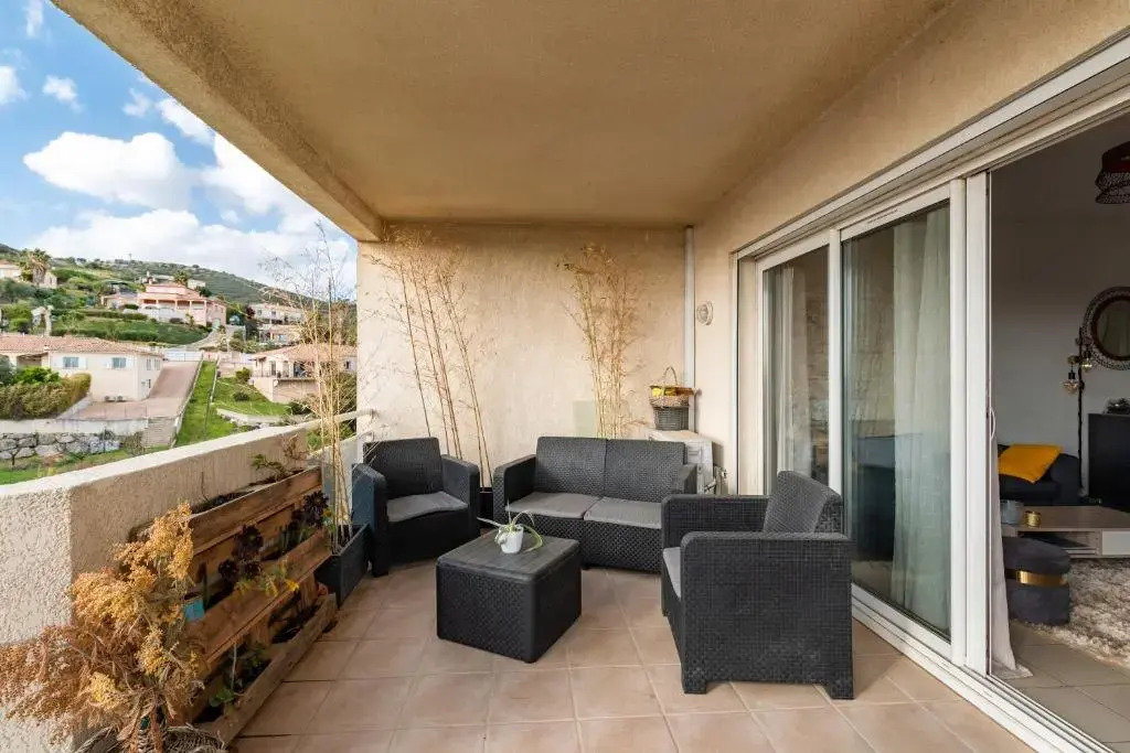 U Nidu - à Ajaccio, Magnifique appartement 4 couchages vue mer