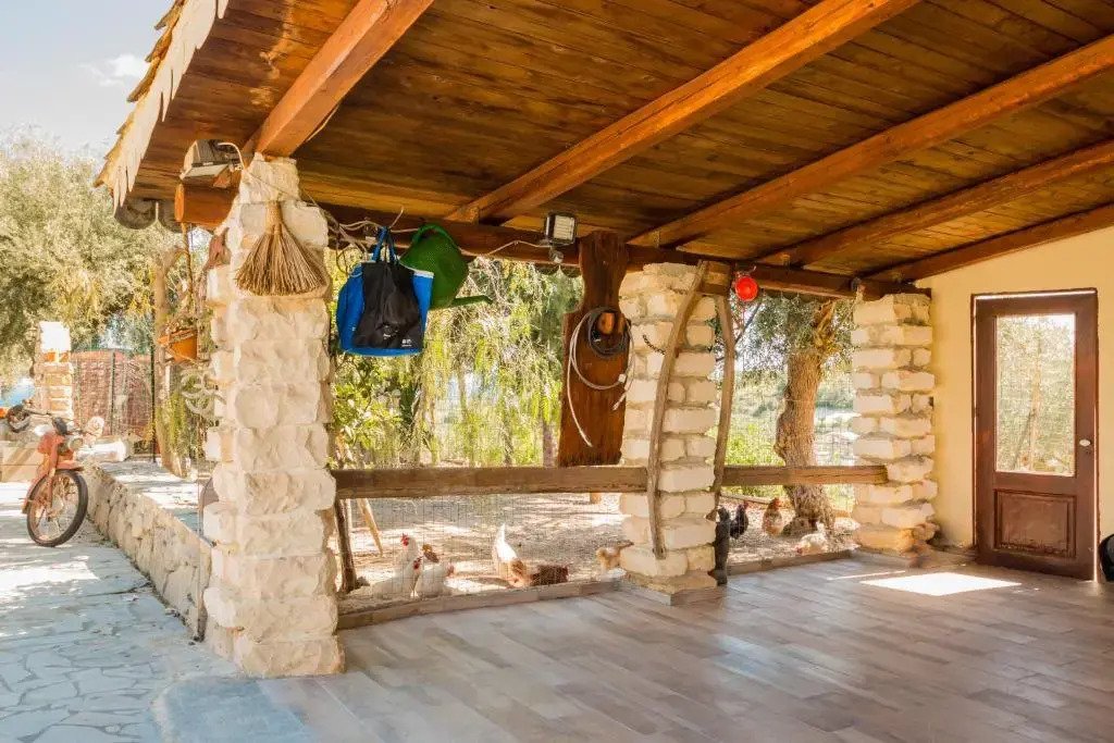 "The Cottage"with sea view, parking & wifi