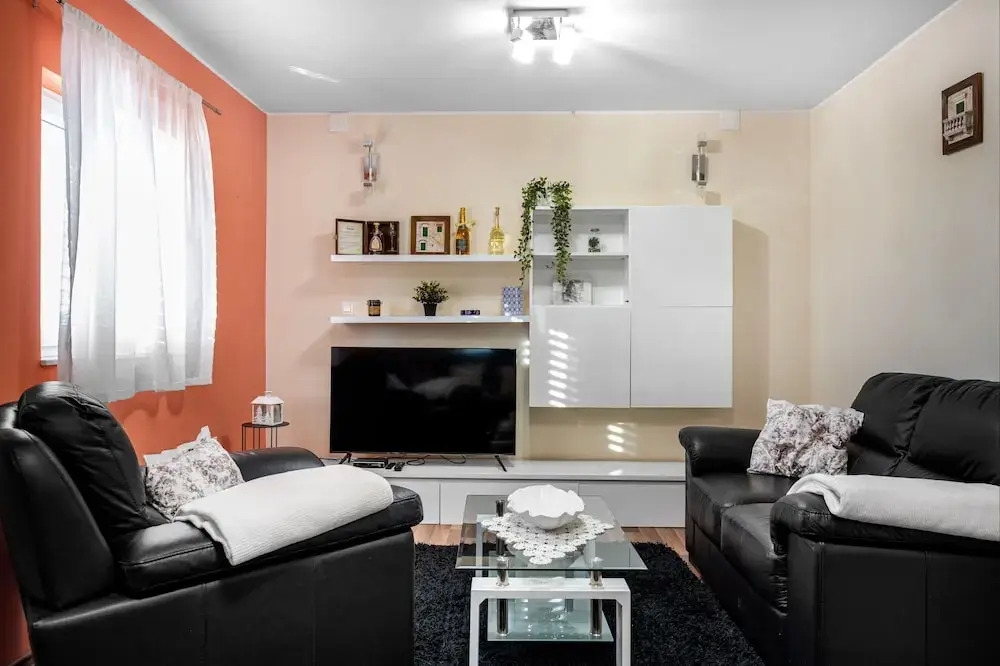 2 Bedroom Apartment Near Sibenik Krka Waterfalls