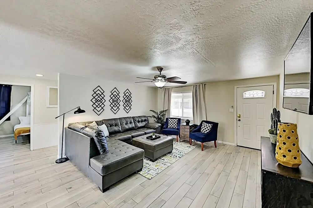 Family Friendly W/ Heated Pool & Waterslide 4 Bedroom Home