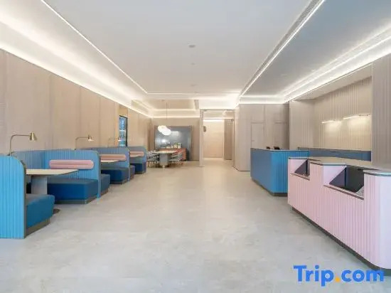 HanTing Hotel (Weining Caohai Railway Station)