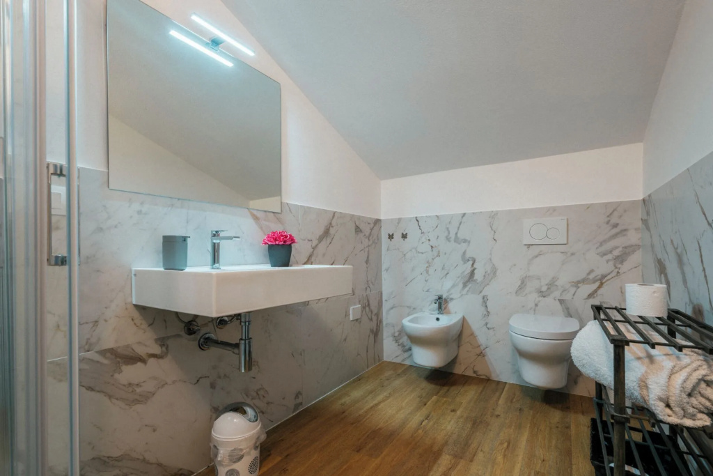 Guest House All83