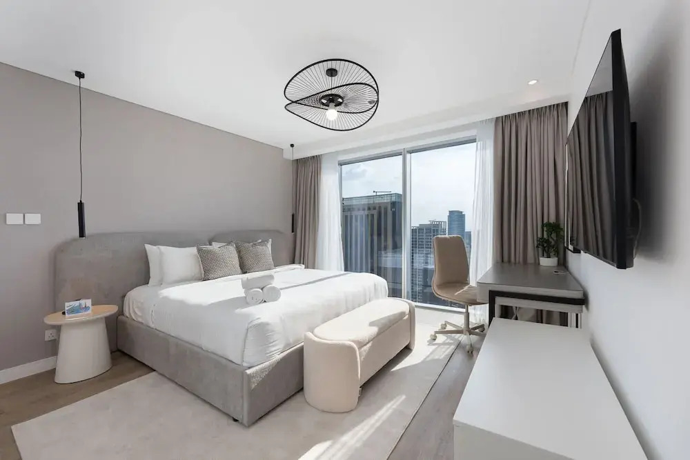 Grand Stay in This 1 Bedroom Flat That Sleeps 4