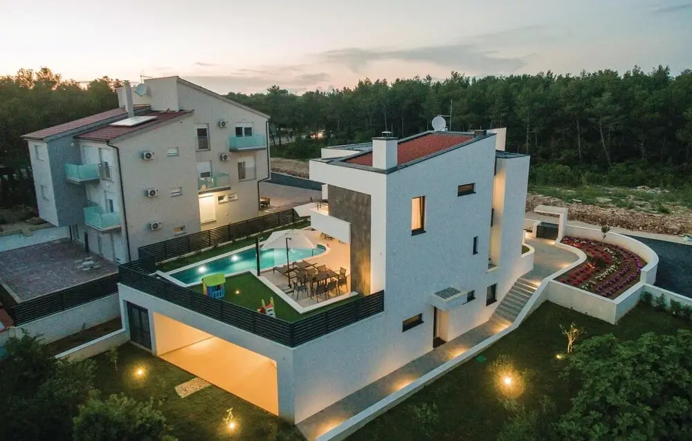Luxurious Home In Biograd With Sauna