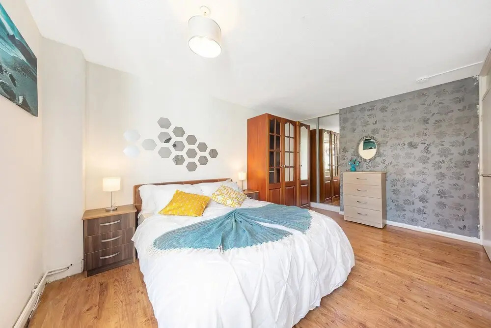 Canton Street - Deluxe Guest Room 3