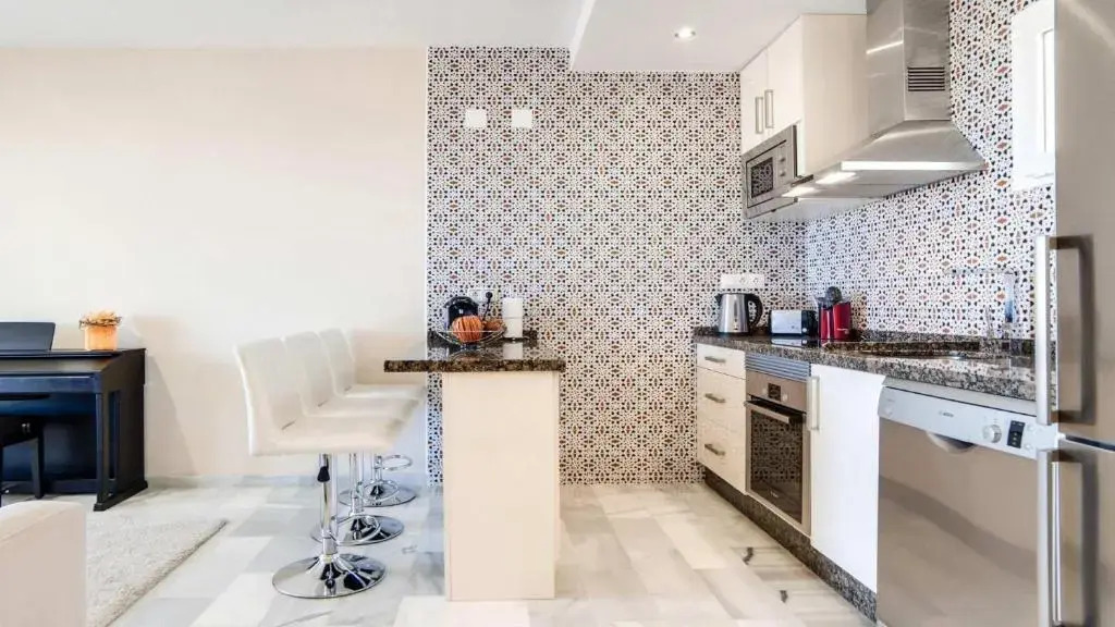 Alta Loma 2 by Rafleys - Modern 1BR Apartment with Stunning Views