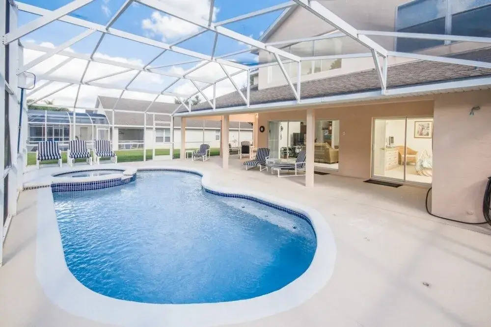 Exotic Nest 5 Bedroom Home by Redawning