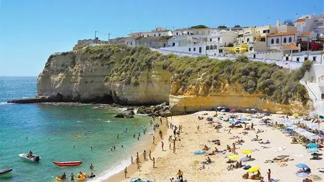 Carvoeiro Travel, 100m from Carvoeiro Beach