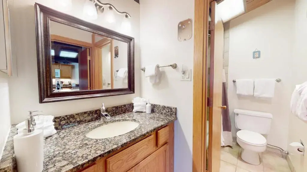 Laurelwood Condominiums Studio Premier Unit 208