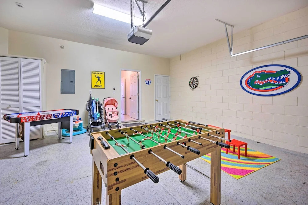 Dog-friendly Kissimmee Home w/ Lanai + Pool!