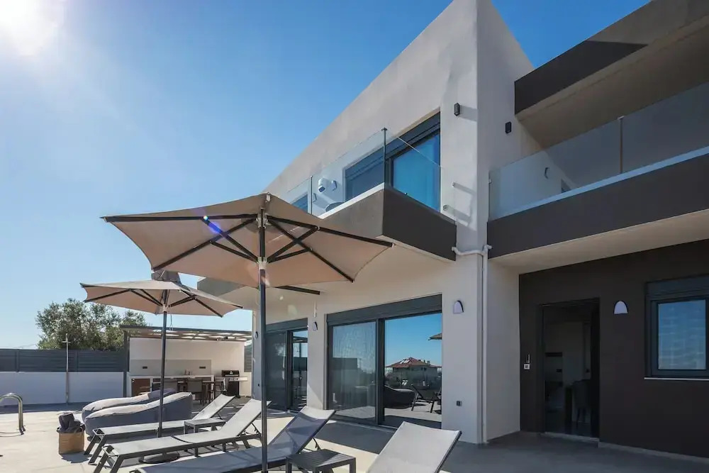 Four Horizons Luxury Villas