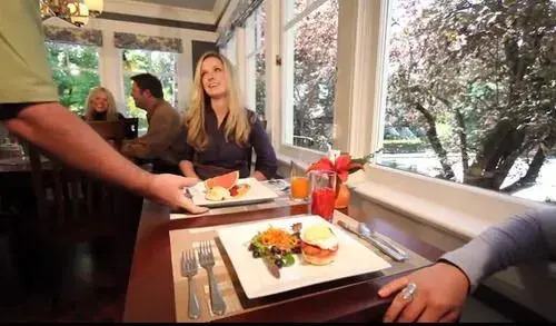Abbeymoore Manor Bed & Breakfast Inn
