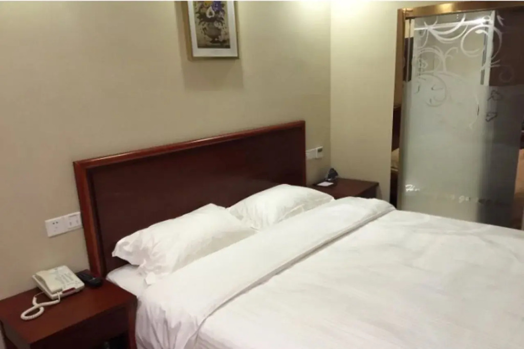GreenTree Inn Wuxi New District Shengang World Express Hotel