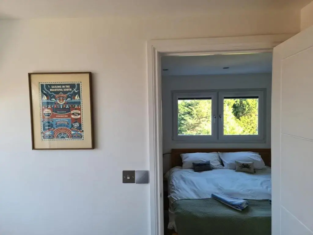 Newly Refurbished 4-bed House in Bournemouth