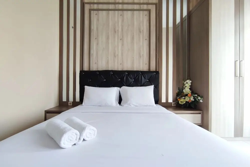 Homey 1BR without Living Room at Amartha View Apartment By Travelio
