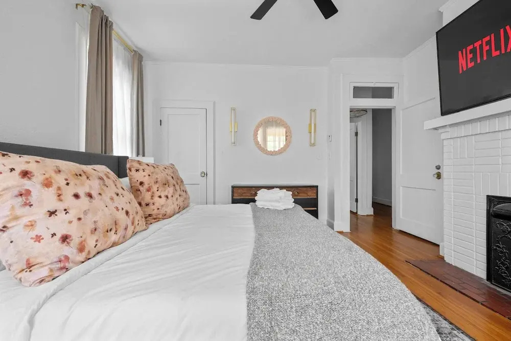 Stylish 3BR Retreat w Porch and garden